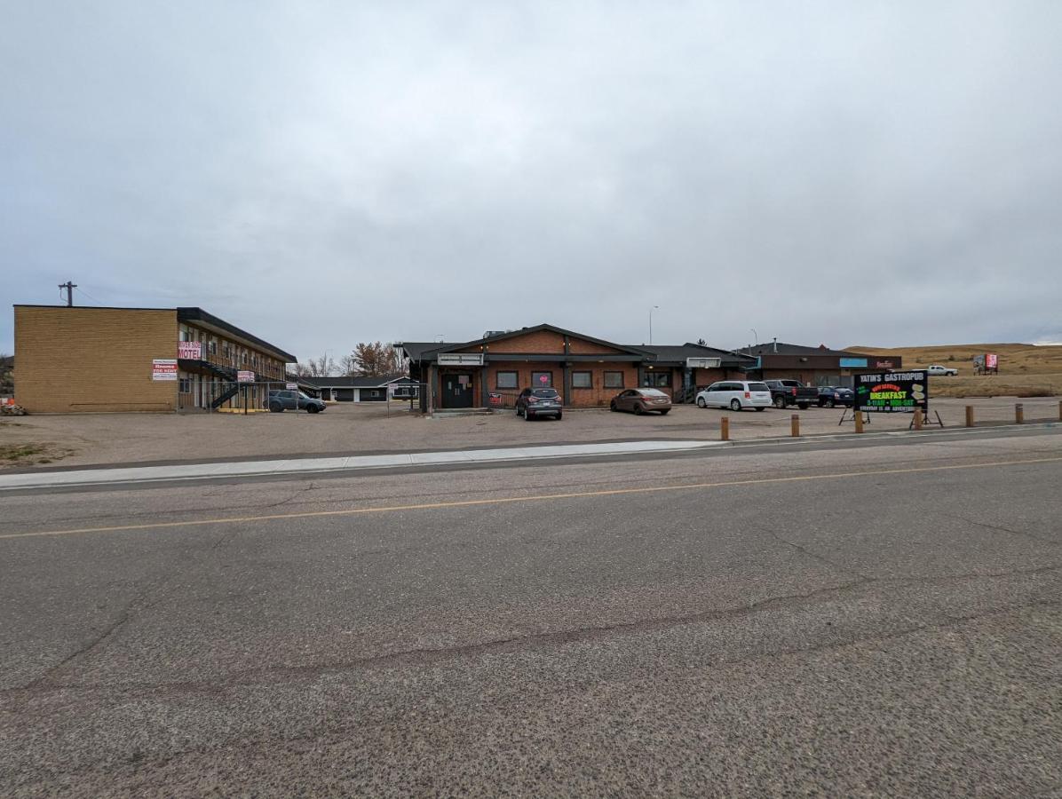 Riverside Motel Medicine Hat Eksteriør billede