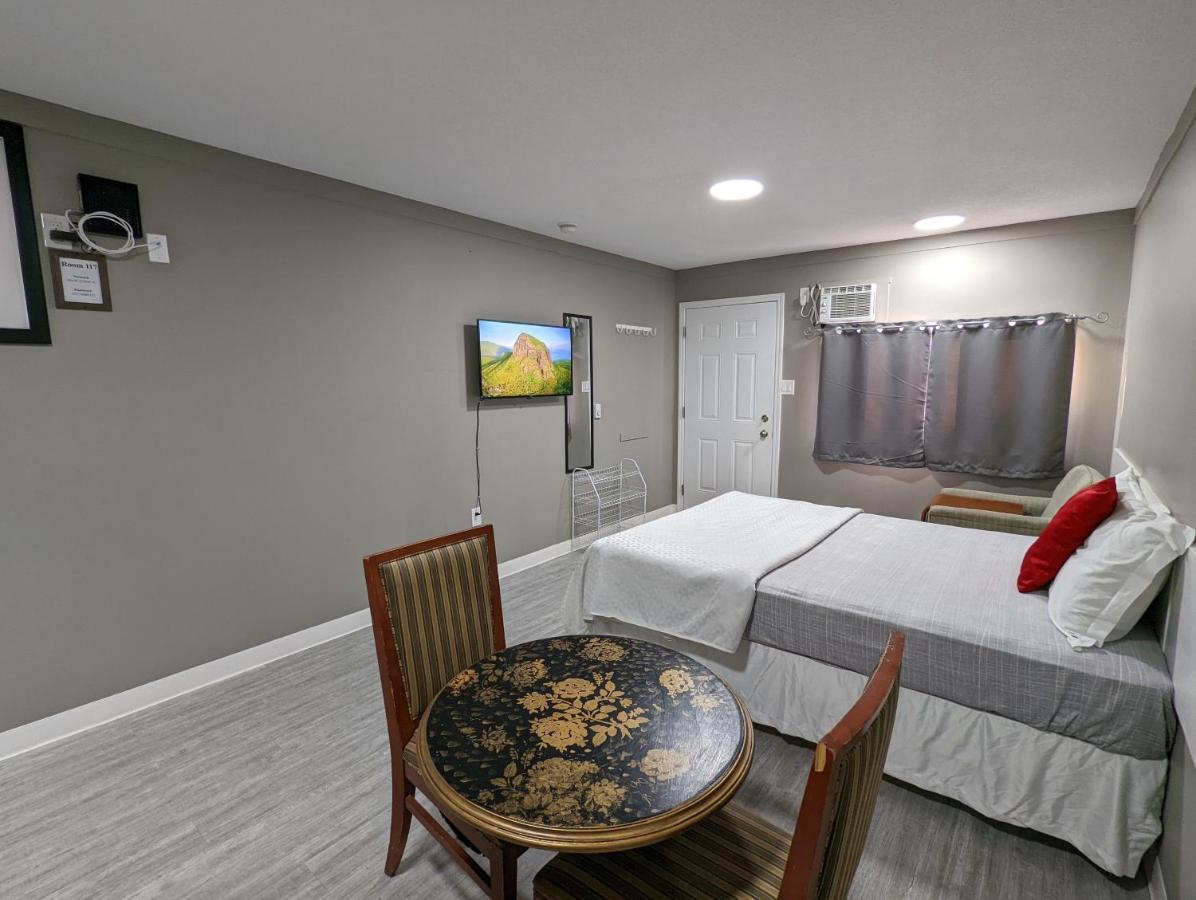 Riverside Motel Medicine Hat Eksteriør billede