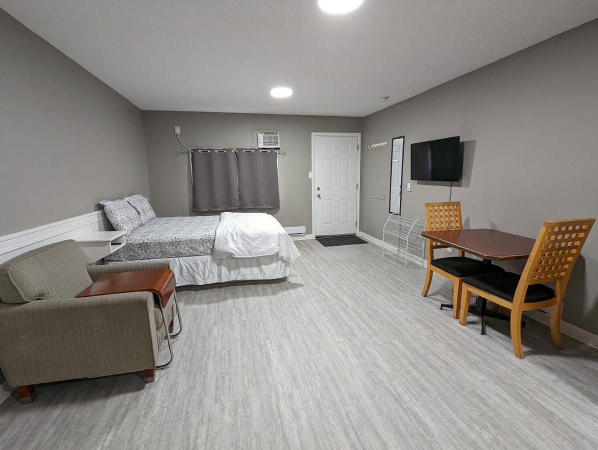 Riverside Motel Medicine Hat Eksteriør billede